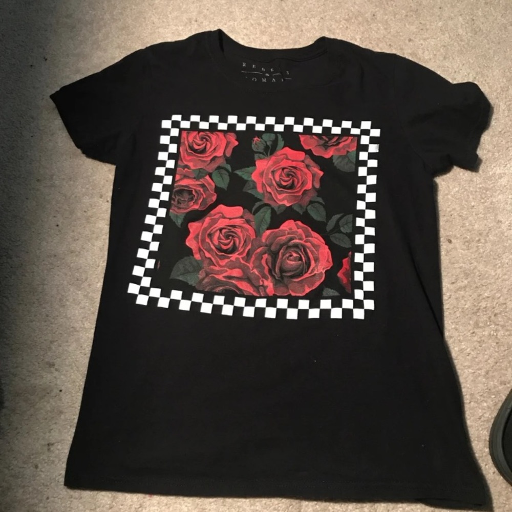Graphic tee shirt